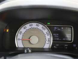 当社の中古車には1年間走行距離無制限の『ロングラン保証』がついています。年式は問わず、全国約5,000ヶ所のトヨタのお店で保証修理を受けることができます。