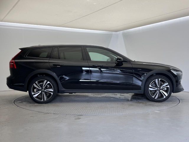 全国のVOLVOからお取り寄せが可能※！遠方の店舗に展示してあるクルマが気になる場合も、最寄りの店舗でご購入ただくことが可能です！是非私たちに要望をお聞かせください！※別途費用