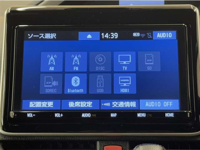 Bluetooth対応、CD/DVD再生機能付き。お好きな音楽を聴きながらのドライブは楽しいですよね～♪