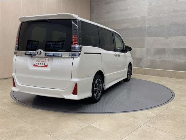 お車をご購入時のみご入会頂ける「メンテナンスパスポートUプラン」がございます。定期点検と次回車検整備費用を前払い頂くことでお得に整備をお受け頂けます。