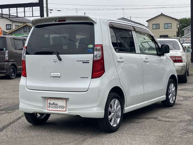 当社認証工場にて整備士が整備車検を行います。車検・整備も安心格安にてお受け致します。お客様のご来店を心よりお待ちしております。