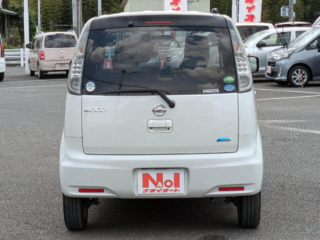 「当社のこだわり」入庫後のお車は選任スタッフによる細部清掃を実施しております。足回り、エンジンルーム、室内、室外を隅々まで綺麗にしております。展示車はキレイです。全国配送も可能ですのでご相談下さい！