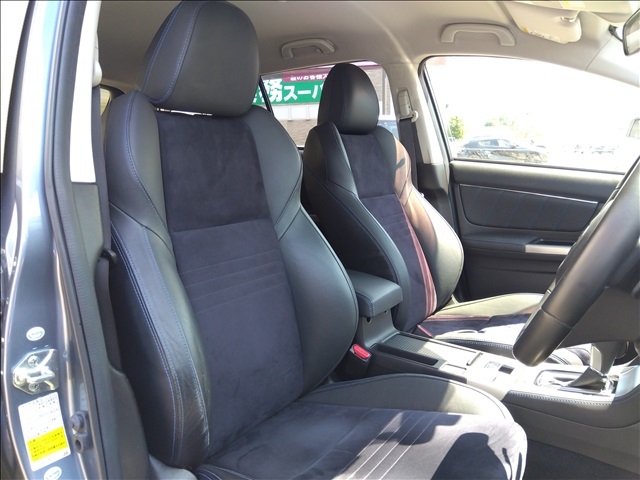 4WD☆禁煙☆走行6.8万キロ☆純正ナビ☆TV☆バックカメラ☆アイサイトVer3☆レーダークルーズ☆パドルシフト☆ハーフレザーシート☆前席パワーシート☆ETC☆LEDアクセサリーライナー☆試乗OK☆