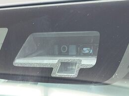 【スズキ　セーフティサポート】走行中に前方の車両等を認識し、衝突しそうな時は警報とブレーキで衝突回避と被害軽減をアシスト。より安全にドライブをお楽しみいただけます。