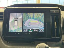 【純正9型ディスプレイオーディオ】お手持ちのスマートフォンとの連携で、ナビや音楽再生など各種アプリを使用可能。スマホに近い感覚でお使いいただけます♪