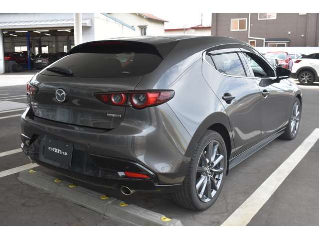 定期点検整備や納車後の保証等で弊社店舗にご入庫いただける県内のお客様への販売を優先しております。