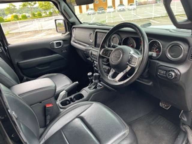 ぜひ厳選したドイツプレミアムブランドのお車を、見て・触って・比べてください！