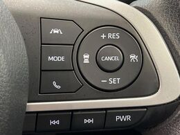 【アダプティブクルーズコントロール】高速道路での長距離走行が楽に！！自動で速度を保つクルーズコントロールが、衝突軽減システムと連携し、前方の車両を感知して車間を保つように速度調節してくれます！！
