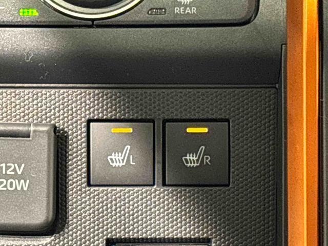 寒い日のドライブを快適にする運転席＆助手席シートヒーターが付いてます。アクセサリーソケット（12V/120W）も装備されています。