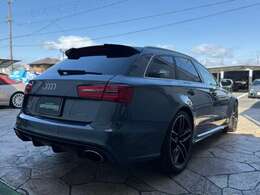 納車前に自社整備工場にて納車整備を実施させていただきます。