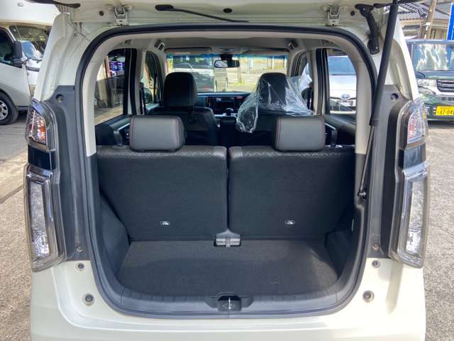 自社整備工場、塗装ブース完備しております。納車前の整備、買った後の整備もお任せ下さい。ご不明な箇所は詳しく説明いたします。