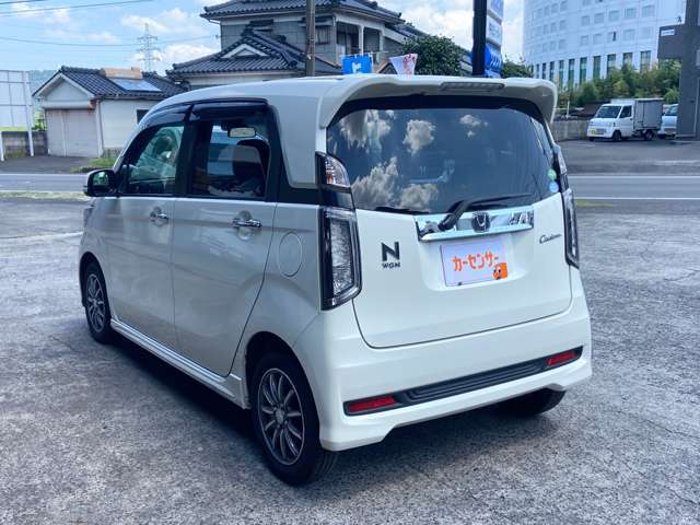自社整備工場、塗装ブース完備しております。納車前の整備、買った後の整備もお任せ下さい。ご不明な箇所は詳しく説明いたします。