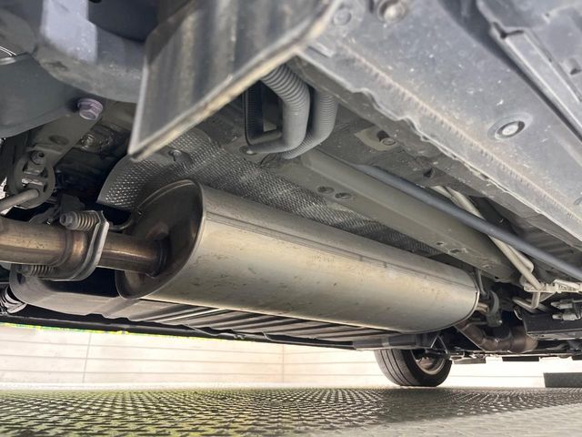 大好評を頂いておりますボディの弾スプラッシュコートも好評受付中。通常のガラスコートと異なる、耐久年数6年の無機質ガラスコーティングが、ボディをキレイな状態に保ってくれます。