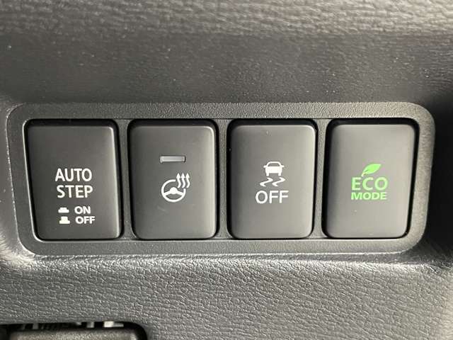 【運転席操作部】快適なドライブを楽しむための機能が装備されています！運転席から触れるので、使いやすいです！除菌プランいれていただくと、さらに清潔で安心していただけます！