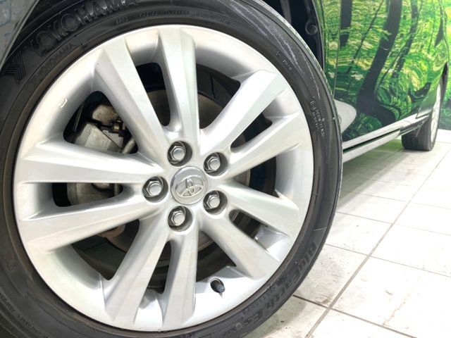 【純正16インチアルミホイール】外観にマッチした純正アルミホイールを装着しております。各種社外アルミホイールや、スタッドレスタイヤも取扱いしております。是非ご相談ください♪