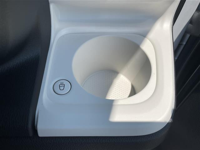 気になる車はすぐにお問い合わせください！画面右側の0066から始まる無料ダイヤルからお問い合わせ下さい！専門スタッフがお車のご質問にお答えいたします！