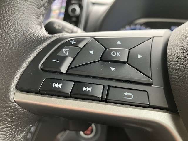 ステアリングリモコンスイッチの画像です