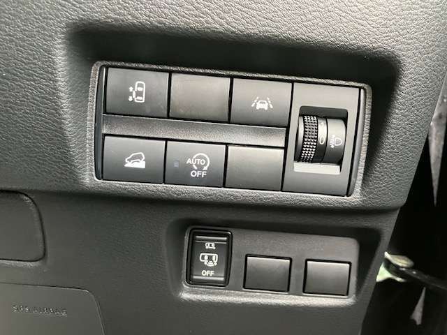 各種操作スイッチです