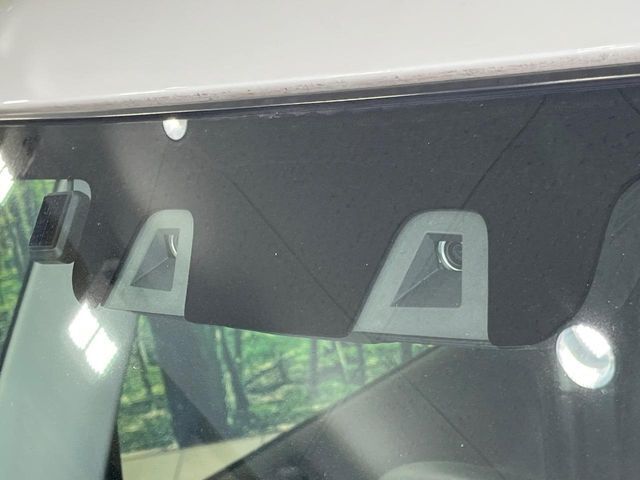 【スズキ　セーフティサポート】走行中に前方の車両等を認識し、衝突しそうな時は警報とブレーキで衝突回避と被害軽減をアシスト。より安全にドライブをお楽しみいただけます。