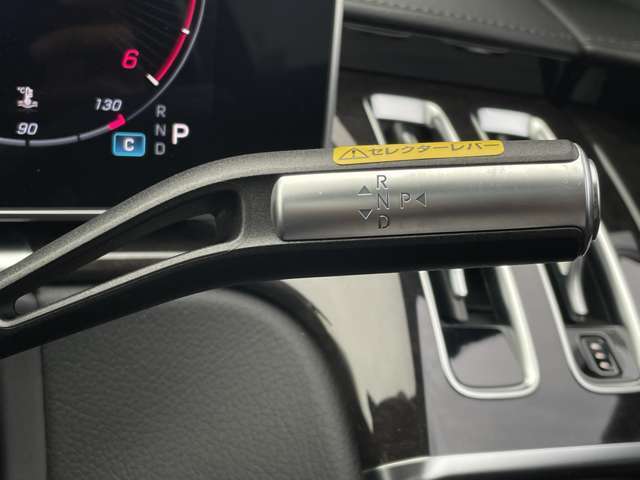 LIBERALAは、輸入車選びの新たなスタイルを提案するインポート・セレクト・ブランドです。オーナー様となる方がクルマから直接感じる感性を第一にした、最良の一台との出会いをコーディネートいたします。