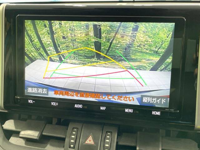 【バックカメラ】駐車時に後方がリアルタイム映像で確認できます。大型商業施設や立体駐車場での駐車時や、夜間のバック時に大活躍！運転スキルに関わらず、今や必須となった装備のひとつです！