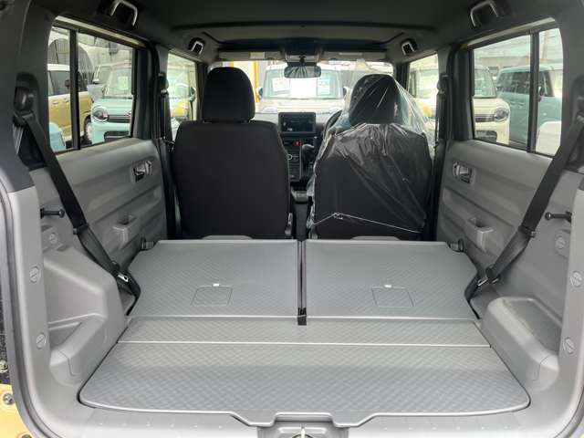 ☆お車についた傷やヘコミ、事故の修理もハヤシにお任せください。自社鈑金工場で修理ができますの安心です☆