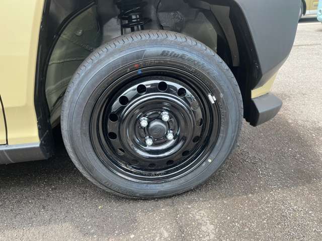 ☆お車についた傷やヘコミ、事故の修理もハヤシにお任せください。自社鈑金工場で修理ができますの安心です☆