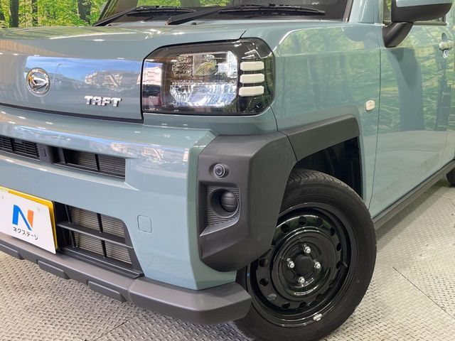 【LEDヘッドライト】悪天候や夜間走行時も良好な視界を確保し安心して運転できる高輝度LEDヘッドライトを装備！点灯速度が早く、消費電力も抑えられています。