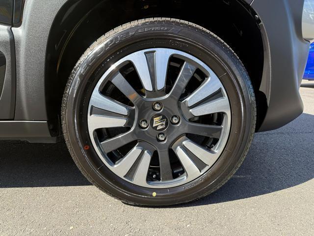 純正アルミ付き。ごらんのデザインが大きい車両を引き締まった感じにさせてくれますね。足元も軽量化になります。【国道152号線（飛龍街道）沿い　営業時間10時?18時30分　定休日　火曜日　第3水曜日】
