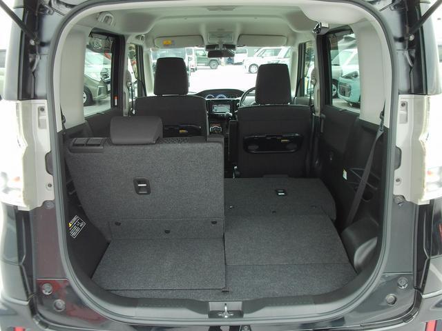 ご利用状況に応じてリヤシートを片側ずつ倒せます☆