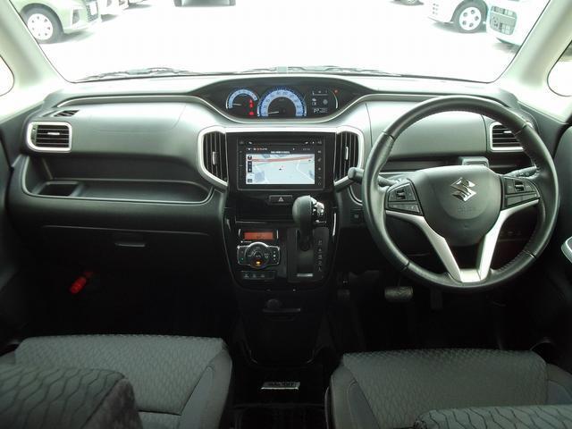 広いガラスエリアと高めなヒップポイントで見通し良好☆