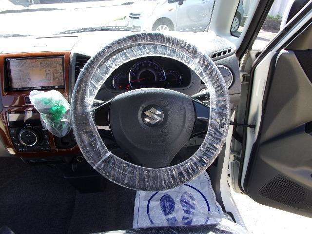 当社は全車に外装・内装クリーニング済み！！外装の磨きと室内クリーニングを施したお車です。ピカピカのお車を是非店頭でご確認下さい。