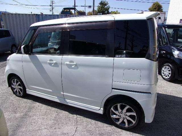 当店在庫車輛につきましては、基本的にご来店頂き、現車確認をして頂けるお客様への販売となります。また、商談中の場合もございますのでご来店の際はお電話頂けるとスムーズにご案内できます。