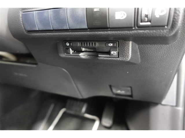 ETCは、自動的にクレジット精算してくれますので、いちいちお金を出す手間もいりません！また時間帯割引などの対象にもなります！