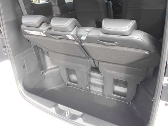 乗車人数や荷物の量、車内の過ごし方に合わせて、シートのレイアウトを変更できます♪