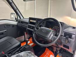 新車時の取説・保証書・スペアキー完備です。