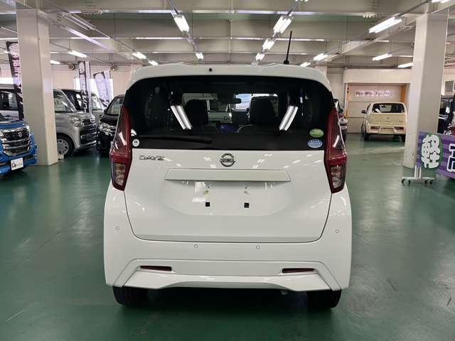 自社鈑金工場・自社整備工場完備！　納車後のアフターフォローもご安心ください！