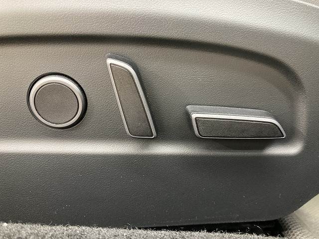 【パワーシート】電動スイッチで操作をし、高さや角度シート位置など最適なシートポジションに細かく設定出来ます☆