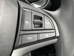 【アダプティブクルーズコントロール】高速道路での長距離走行が楽に！！自動で速度を保つクルーズコントロールが、衝突軽減システムと連携し、前方の車両を感知して車間を保つように速度調節してくれます！！