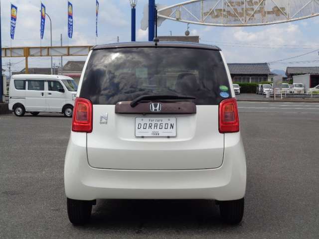自社工場完備しており納車時の整備点検はもちろんアフターサービスや車検も安心してお任せ下さい。