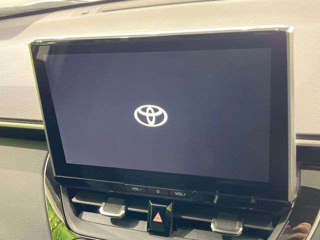 【純正ナビ】人気の純正ナビを装備しております。ナビの使いやすさはもちろん、オーディオ機能も充実！キャンプや旅行はもちろん、通勤や買い物など普段のドライブも楽しくなるはず♪