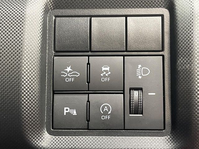 【コーナーセンサー】バンパーに付いたセンサーが障害物を検知！一定の距離に近づくとアラートで教えてくれます♪狭い駐車スペースや車庫入れ時も安心ですね☆