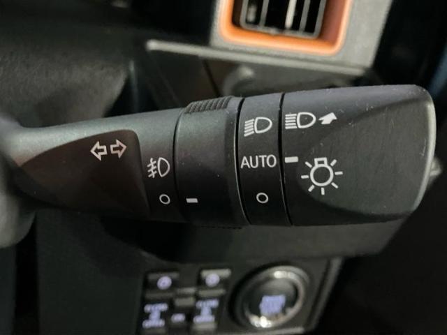 WECARSの展示場では実際に見て、触ってお車をお選びいただけます！知識の豊富な営業スタッフが様々なカーライフをご提案いたします！