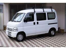 年式相応の小傷や補修跡がございます。