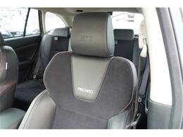 レッドステッチ入RECAROスポーツシート装備☆ドイツのメーカーRECAROが製造するシート☆人間工学に基づいた設計で、ホールド性や快適性を実現しています☆