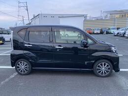 静岡ダイハツの中古車は、展示前に徹底した洗車や室内清掃を実施しております。