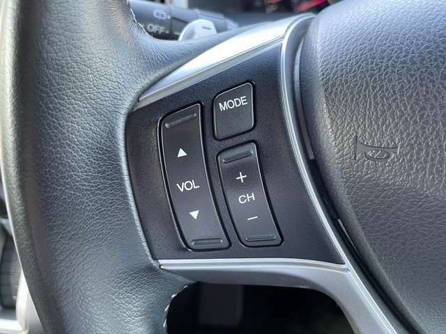 オーディオのリモコンです。運転中にこのボタンで音量調節等可能です。