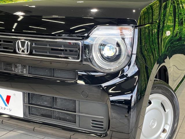 【LEDヘッドライト】悪天候や夜間走行時も良好な視界を確保し安心して運転できる高輝度LEDヘッドライトを装備！点灯速度が早く、消費電力も抑えられています。