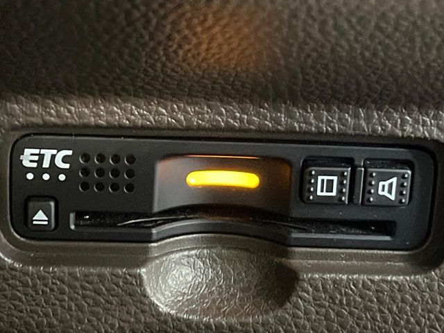 【ETC】高速道路の料金所をストレスなく通過！話題のスポットやサービスエリアに多い「スマートIC」利用時は必須のアイテムです。当店でセットアップを実施、ご納車当日からすぐにご利用いただけます！