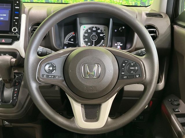 ステアリングも使用感が少なく、きれいな状態となっております♪